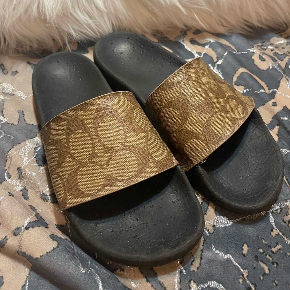 Women’s Coach Slides Size 7